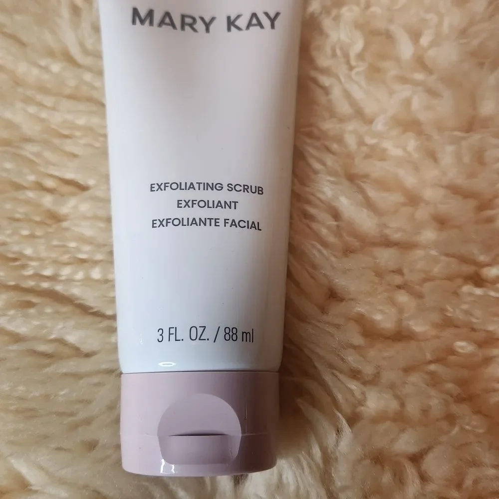 NIB Mary Kay Exfoliating Scrub 3Fl.Oz/88 ml
